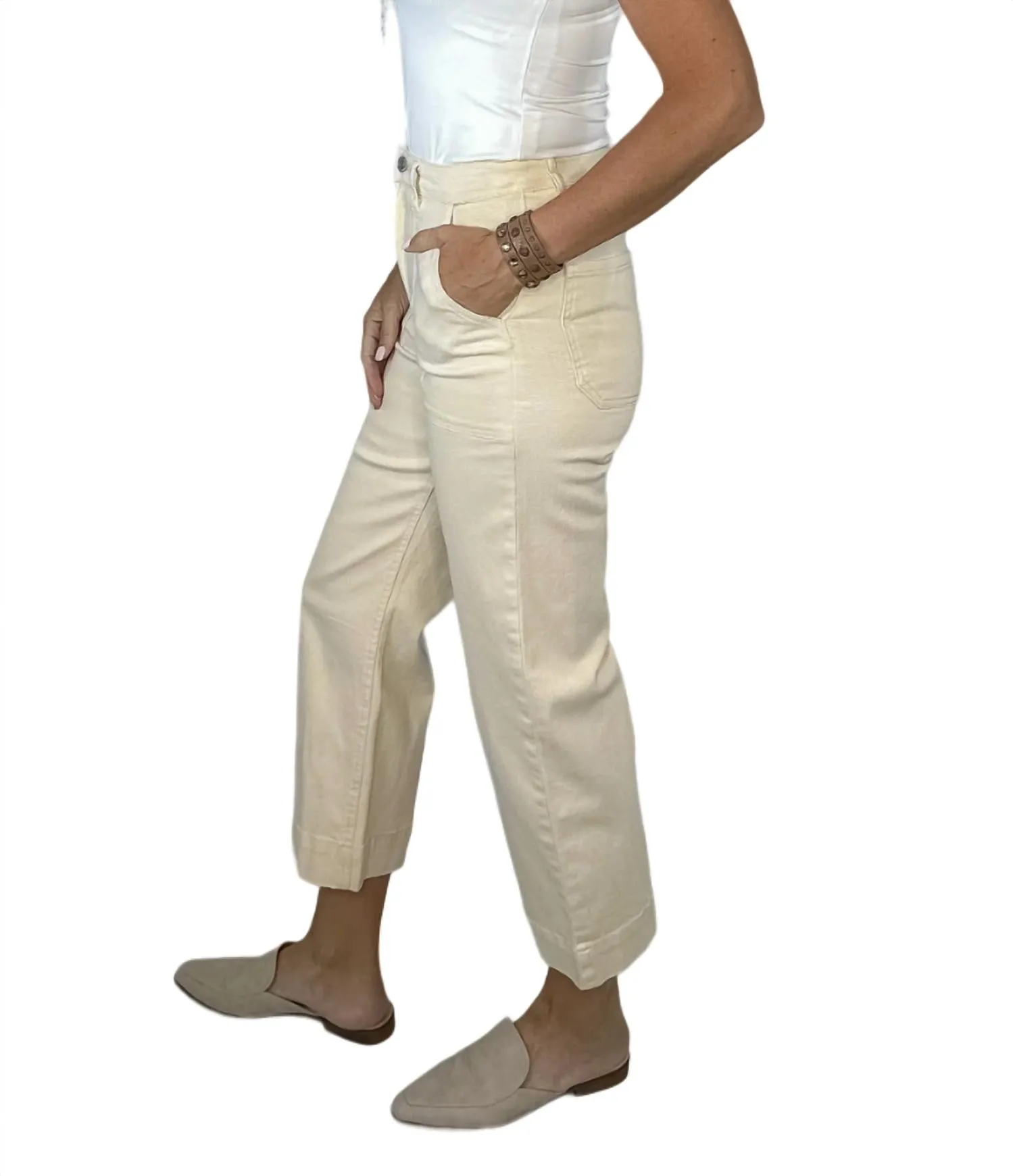 Claire Cropped Cargo Pants In Cream