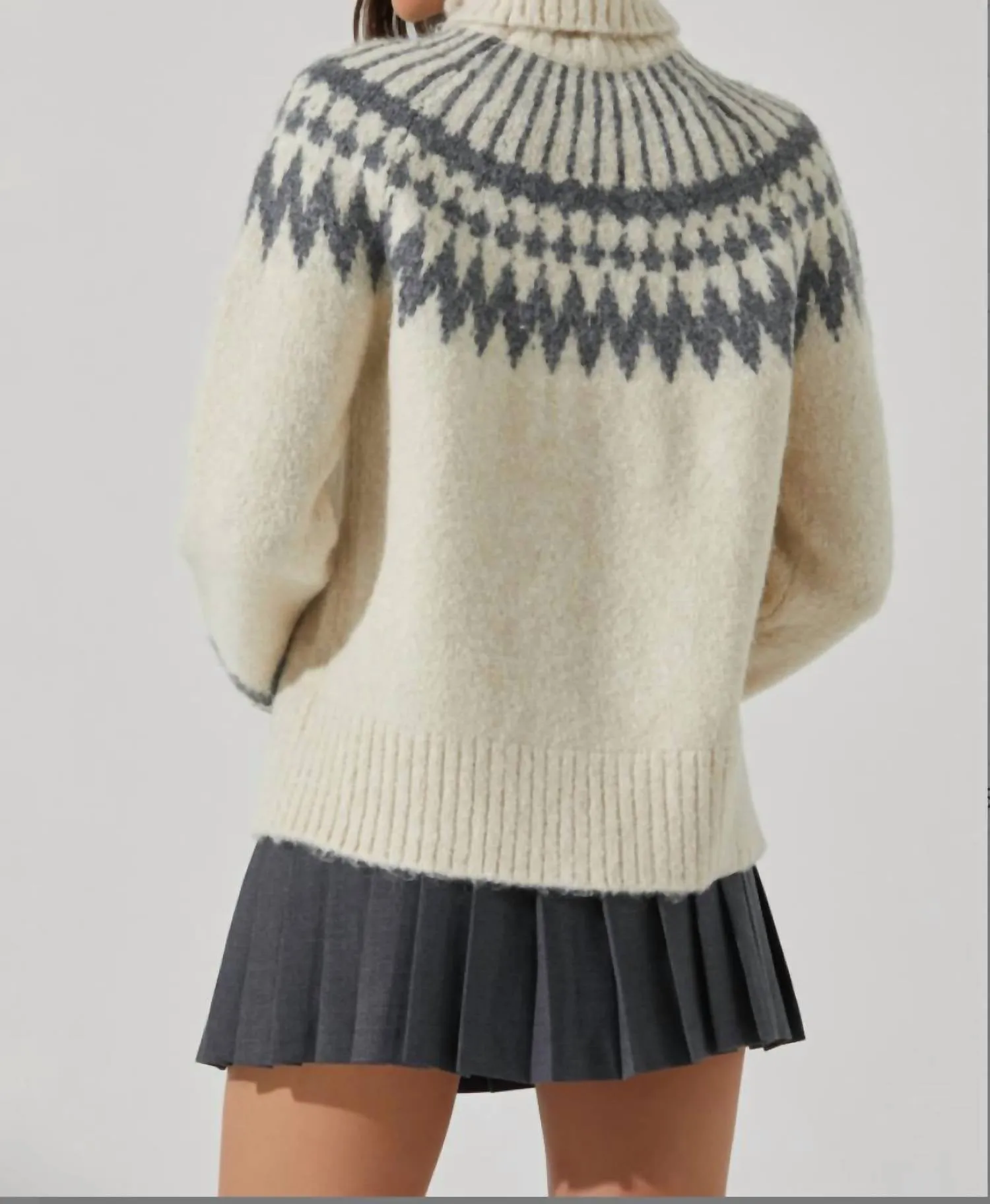 Leka Fairysle Turtle Sweater In Cream