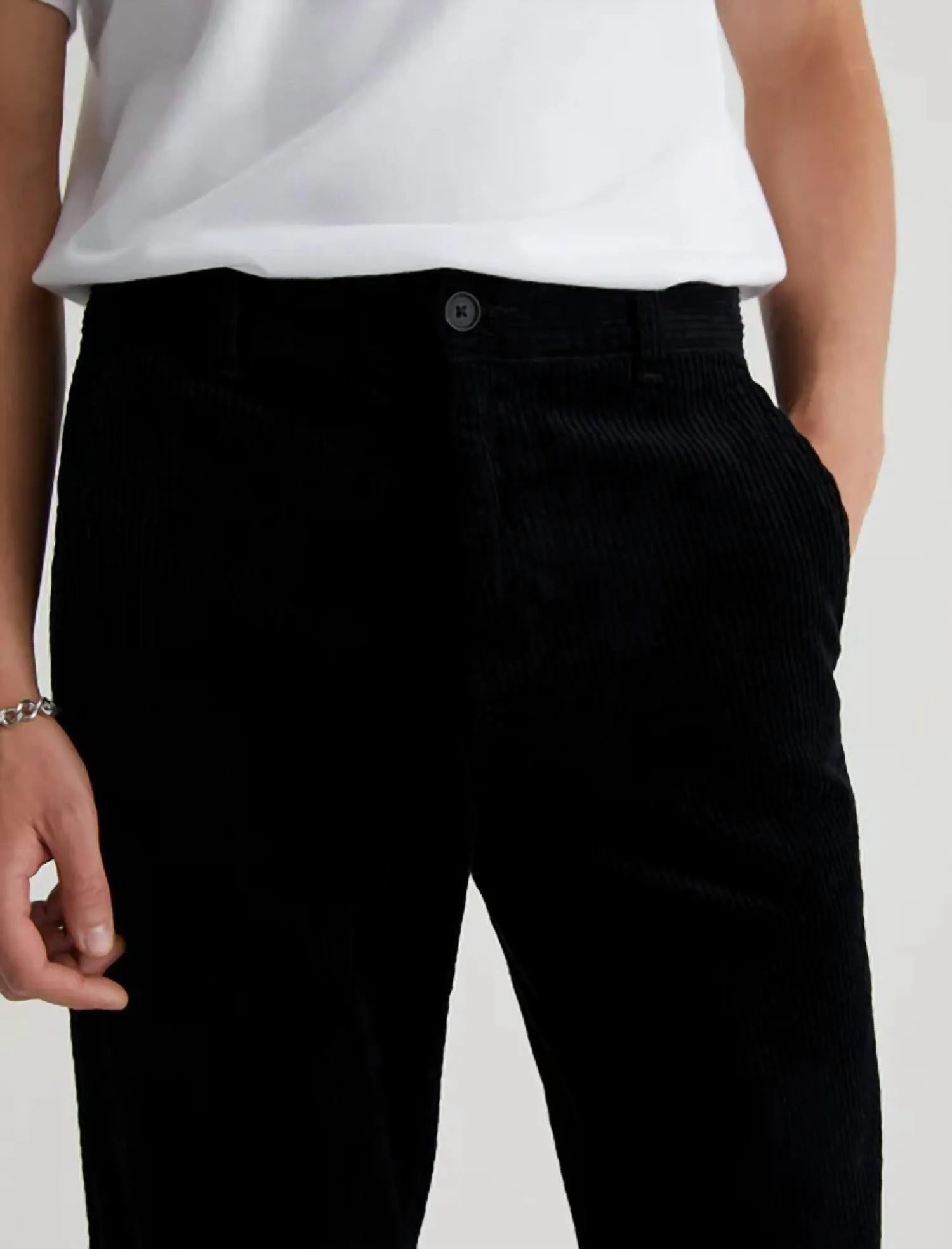 Lochlan Corduroy Trouser In True Black