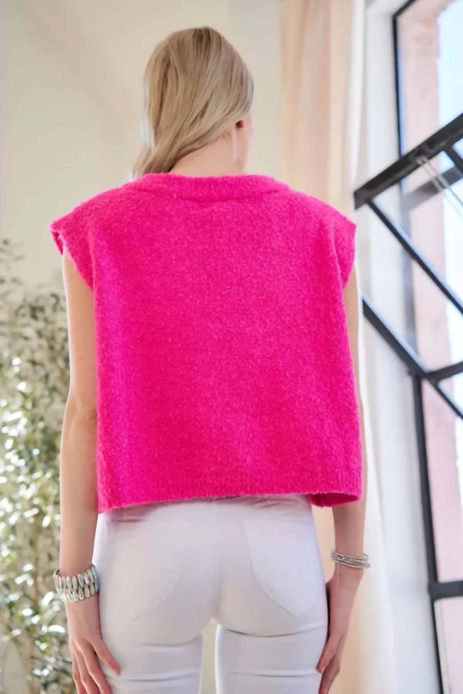 Solid Round Neck Sleeveless Knit Sweater In Pink
