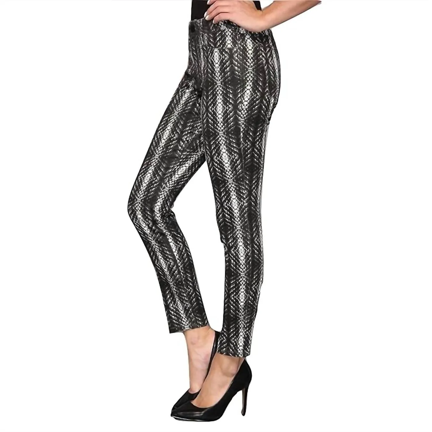 Super Chic Snake Print Skinny Ankle Pants In Black, White